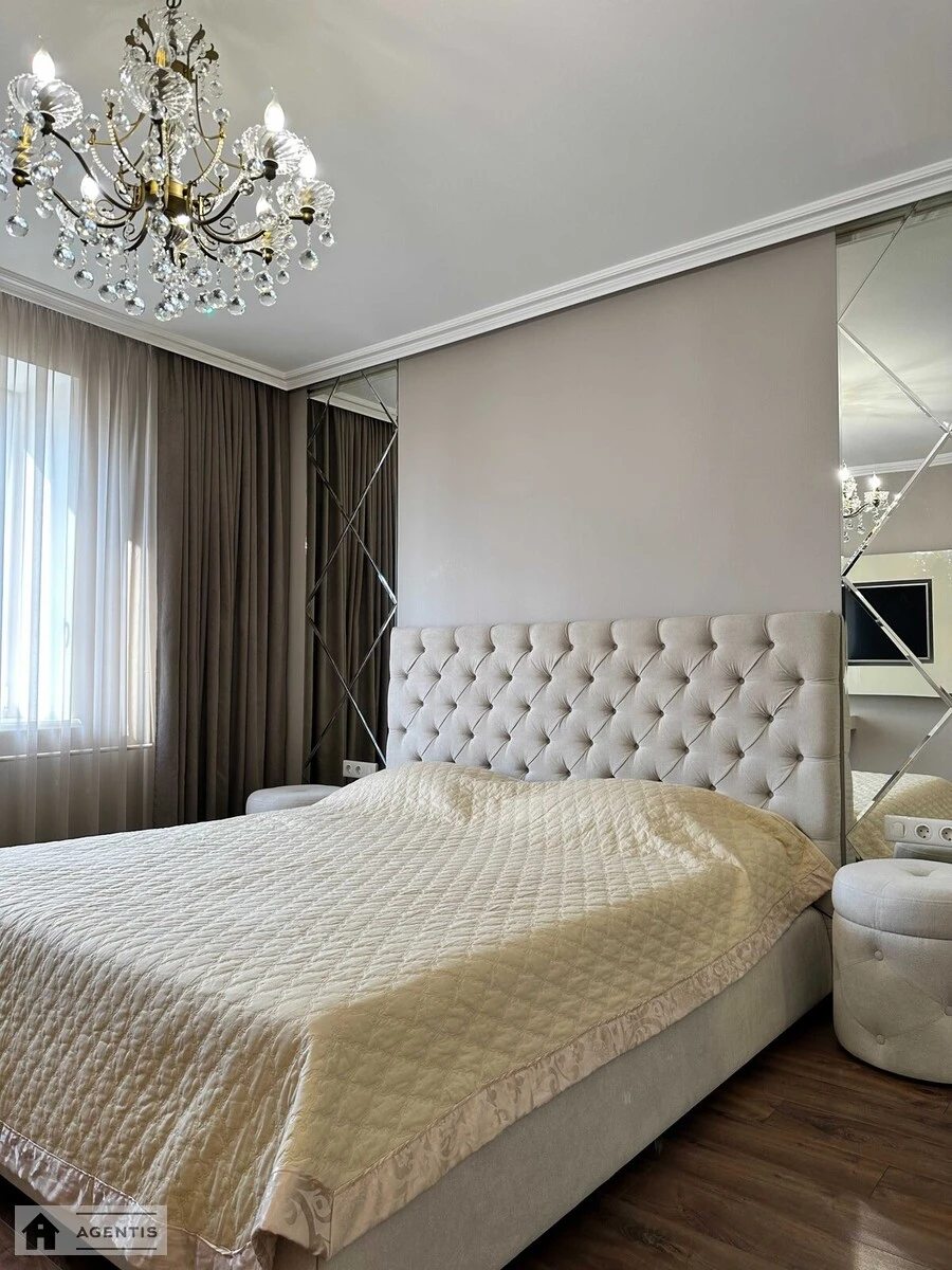 Apartment for rent. 3 rooms, 115 m², 9th floor/15 floors. 17, Lobanovskoho vul., Kyiv. 
