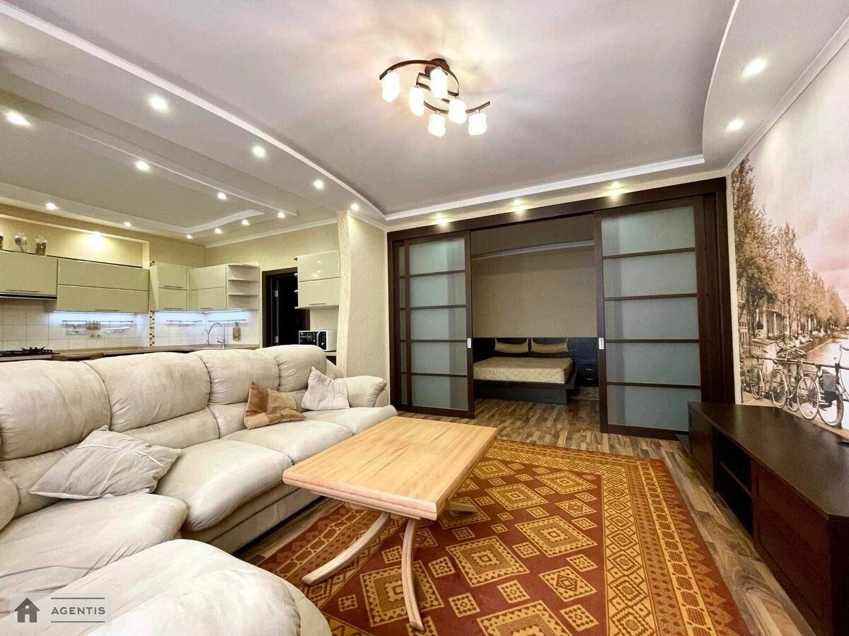 Apartment for rent. 2 rooms, 89 m², 2nd floor/9 floors. 4, Rayisy Okipnoyi vul., Kyiv. 