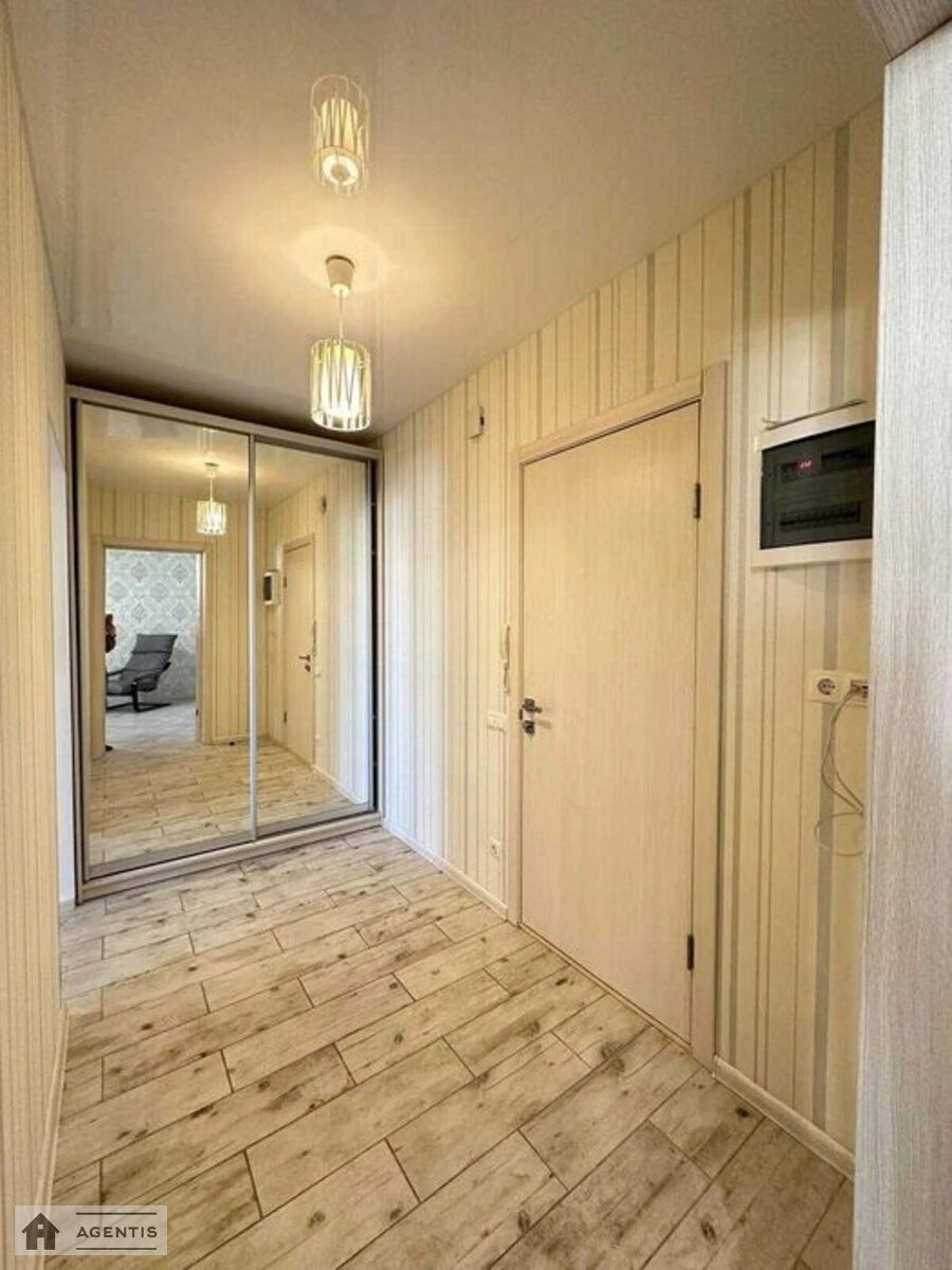 Apartment for rent. 1 room, 40 m², 13 floor/13 floors. 22, Chornobylska 22, Kyiv. 