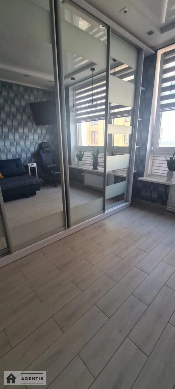 Apartment for rent. 1 room, 45 m², 20 floor/26 floors. Darnytskyy rayon, Kyiv. 