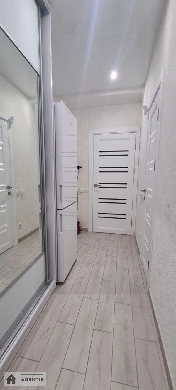 Apartment for rent. 1 room, 45 m², 20 floor/26 floors. Darnytskyy rayon, Kyiv. 