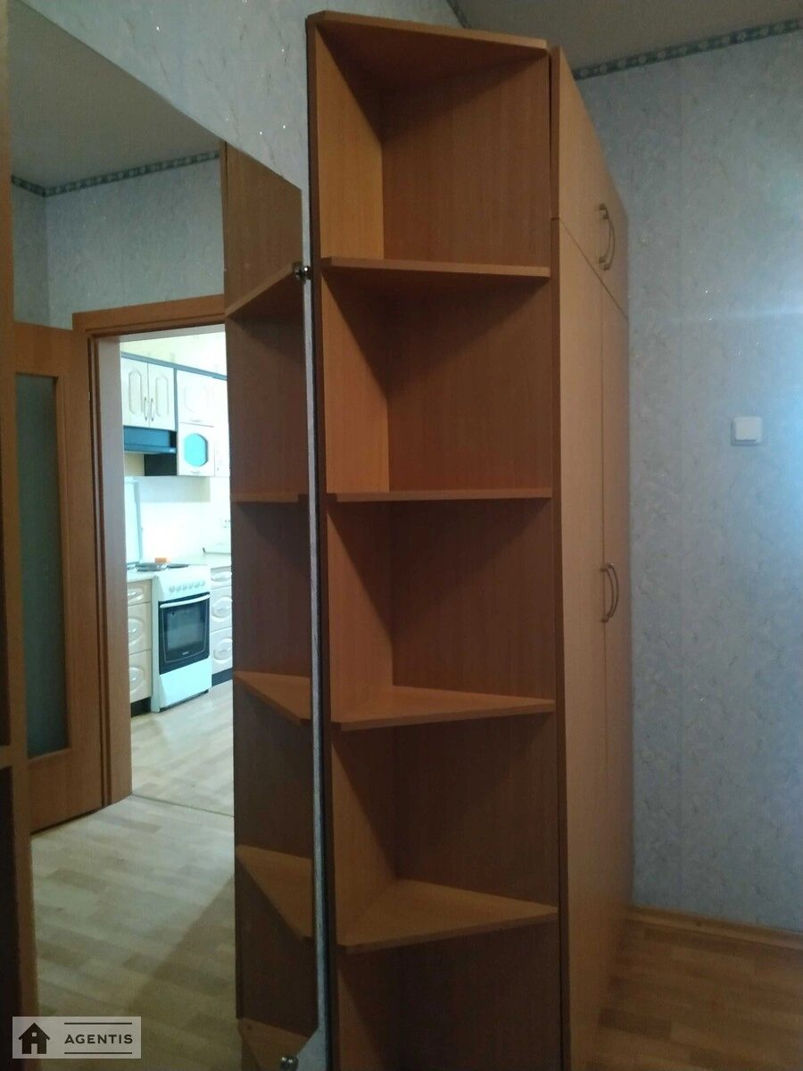 Apartment for rent. 2 rooms, 76 m², 21 floor/25 floors. 34, Urlivska 34, Kyiv. 