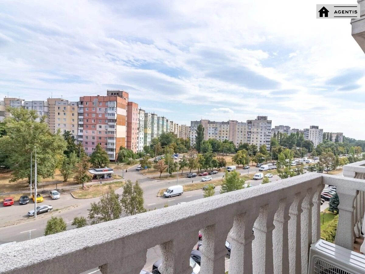 Apartment for rent. 1 room, 40 m², 6th floor/9 floors. 6, Dmytra Lutsenka vul., Kyiv. 