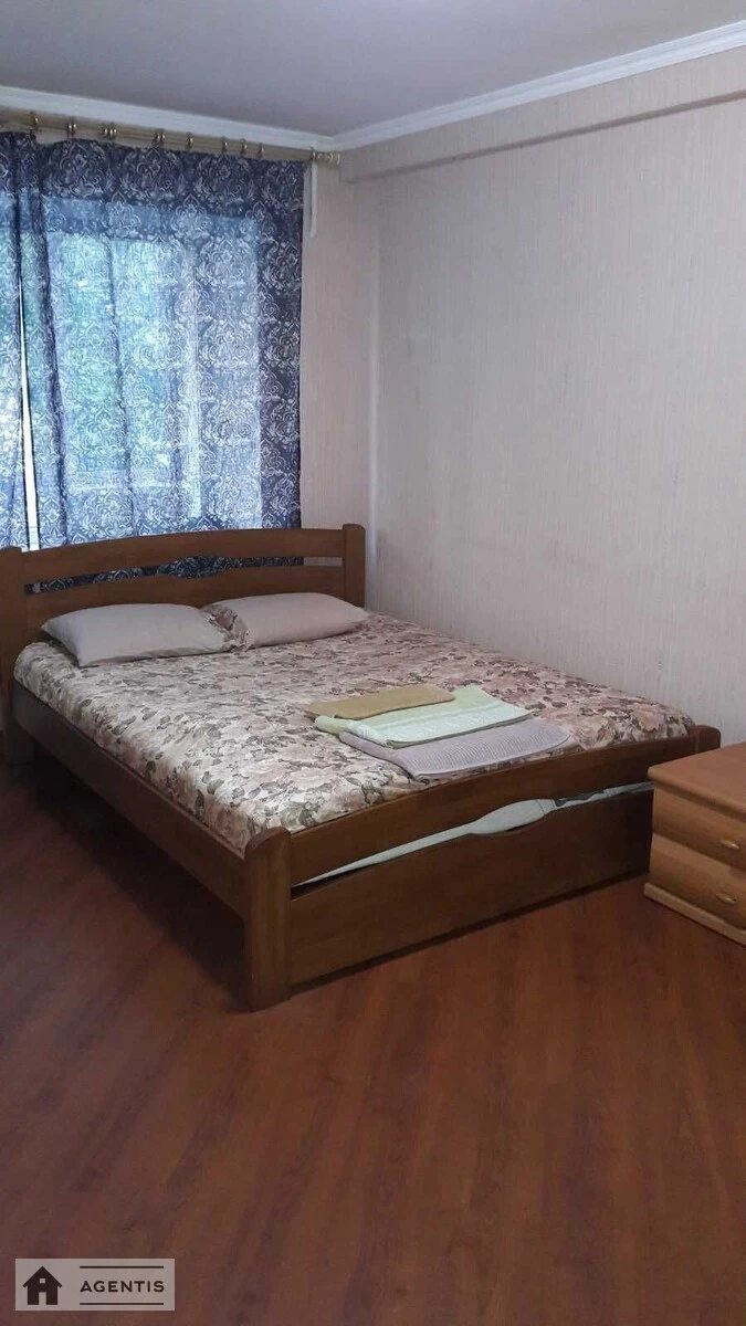Здам квартиру. 2 rooms, 45 m², 3rd floor/4 floors. Печерський район, Київ. 