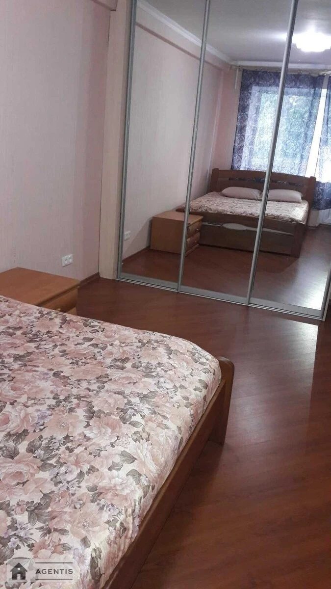 Здам квартиру. 2 rooms, 45 m², 3rd floor/4 floors. Печерський район, Київ. 