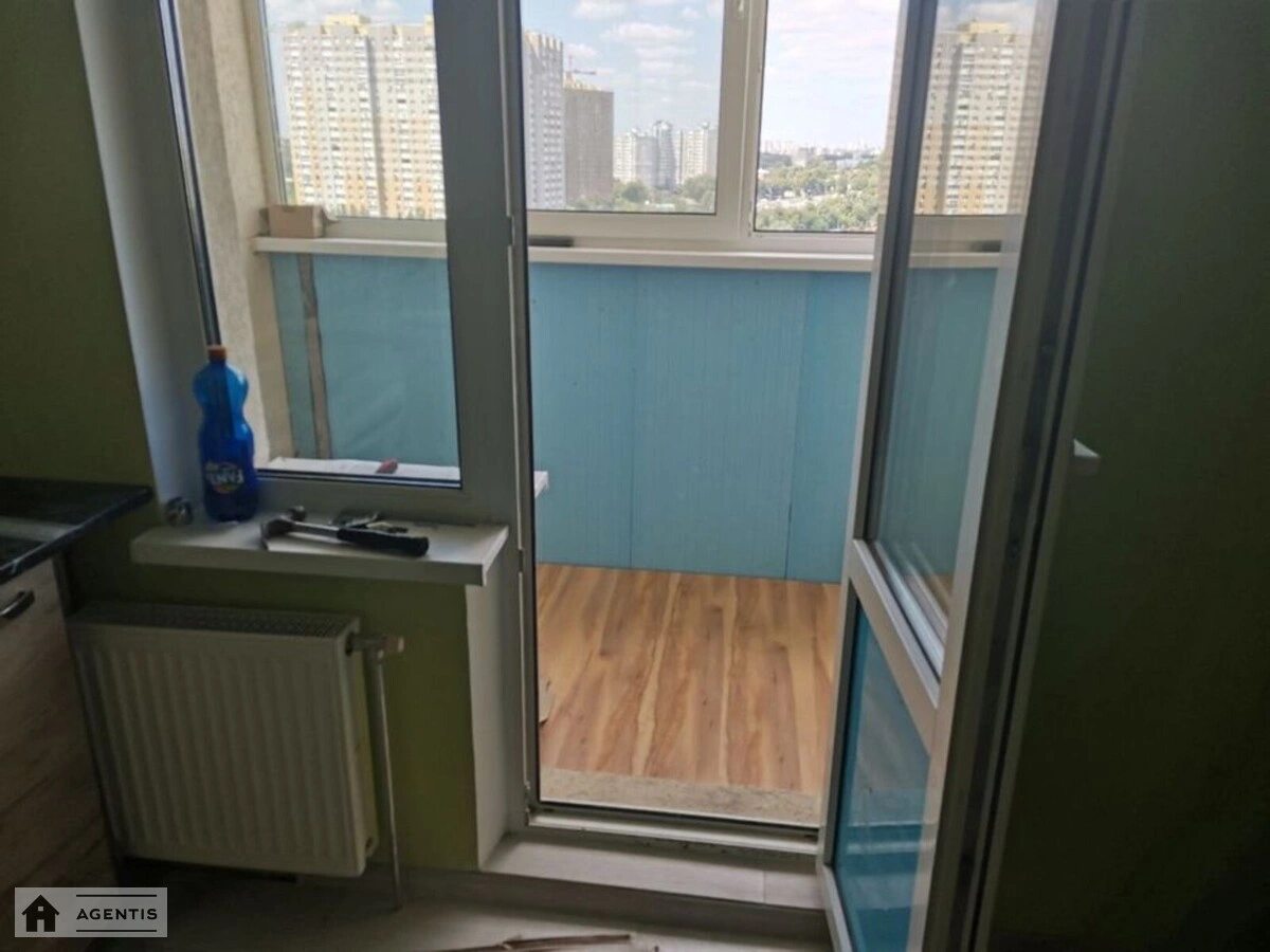 Apartment for rent. 1 room, 43 m², 20 floor/25 floors. Motorniy, Kyiv. 