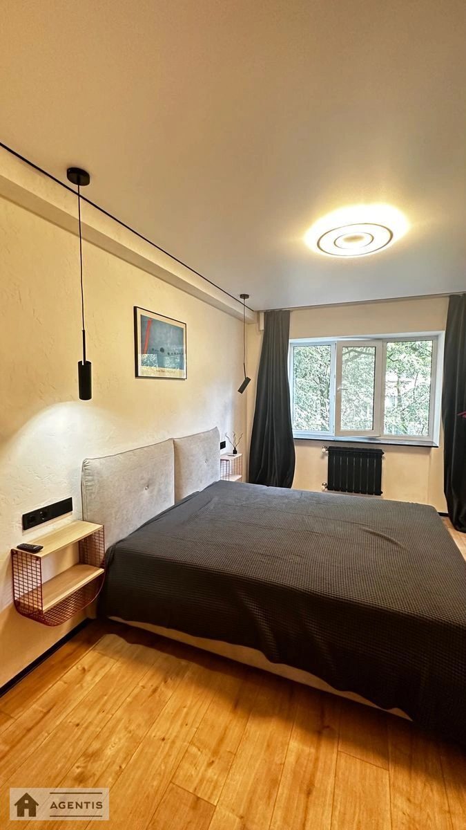 Apartment for rent. 2 rooms, 47 m², 2nd floor/5 floors. 34, Bakynska 34, Kyiv. 