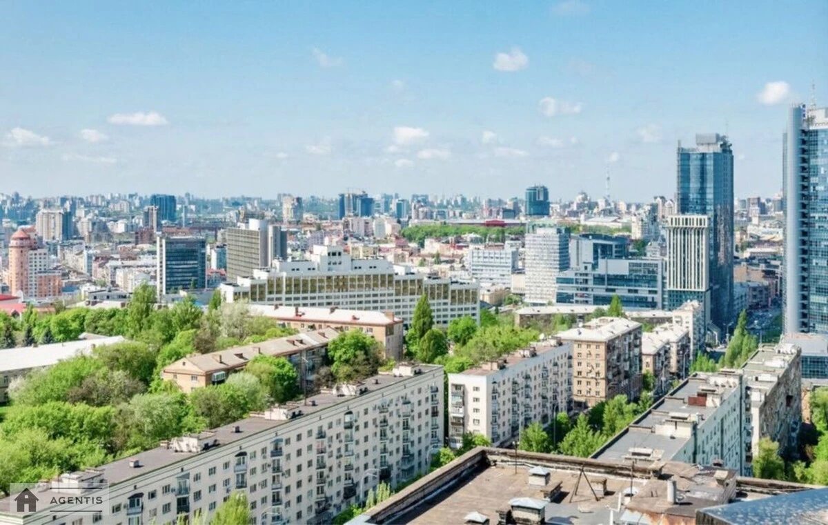 Сдам квартиру. 3 rooms, 80 m², 19 floor/33 floors. 7, Леси Украинки 7, Киев. 