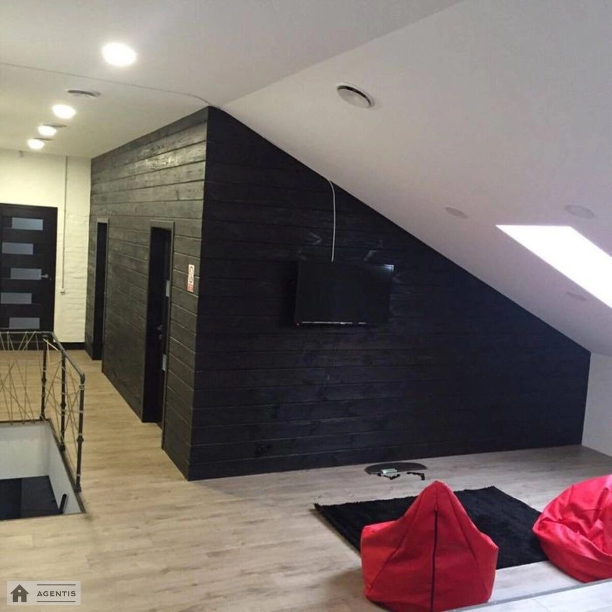 Apartment for rent. 5 rooms, 160 m², 3rd floor/3 floors. 16, Myhaylivska 16, Kyiv. 