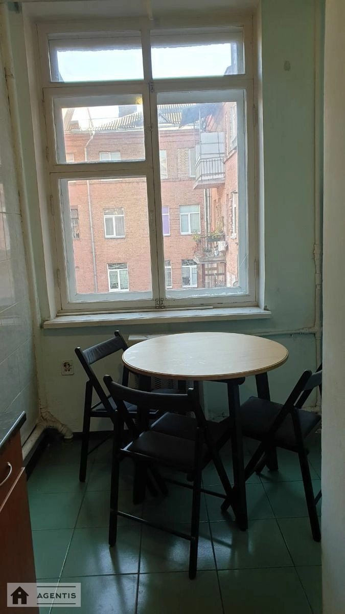 Здам квартиру. 3 rooms, 78 m², 4th floor/5 floors. 2, Копилівська 2, Київ. 