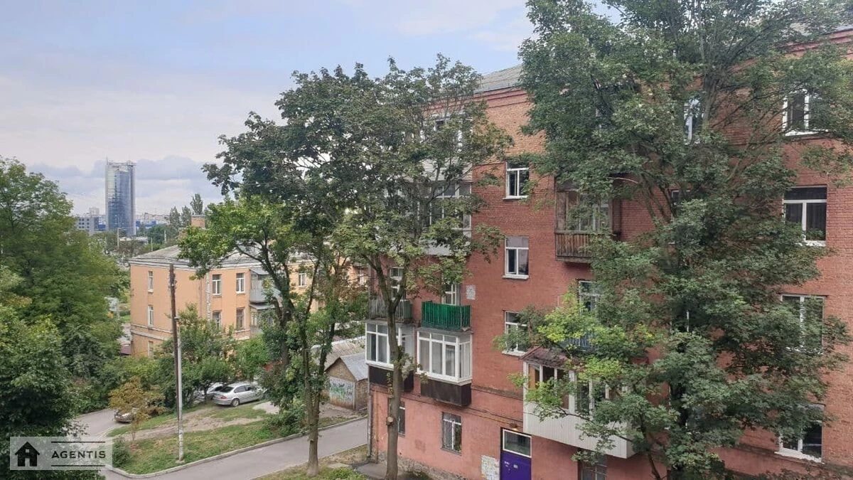 Здам квартиру. 3 rooms, 78 m², 4th floor/5 floors. 2, Копилівська 2, Київ. 