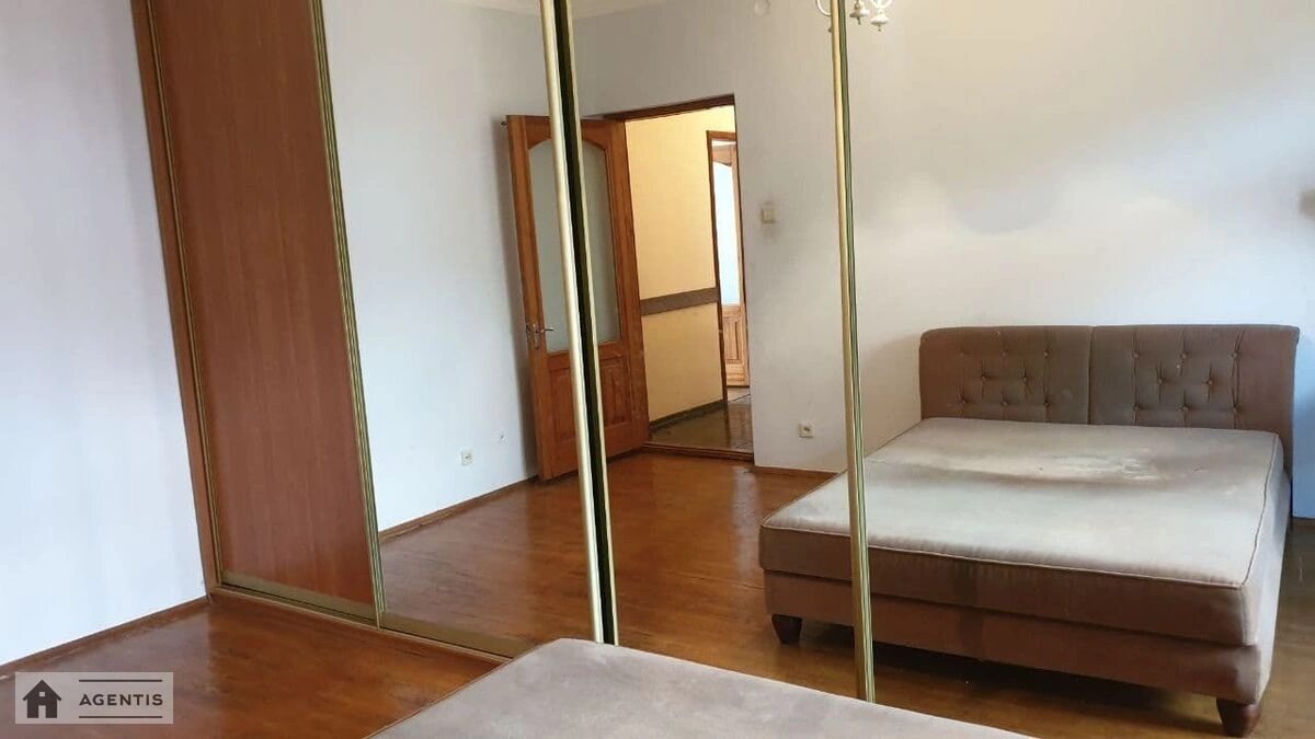 Apartment for rent. 3 rooms, 78 m², 4th floor/5 floors. 2, Kopylivska 2, Kyiv. 