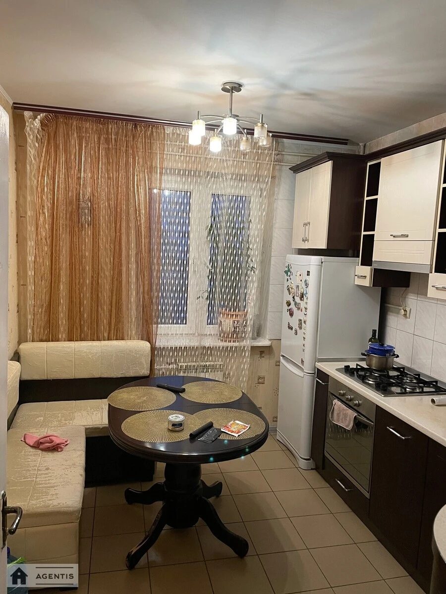 Здам квартиру. 3 rooms, 70 m², 3rd floor/10 floors. Петра Григоренка просп., Київ. 