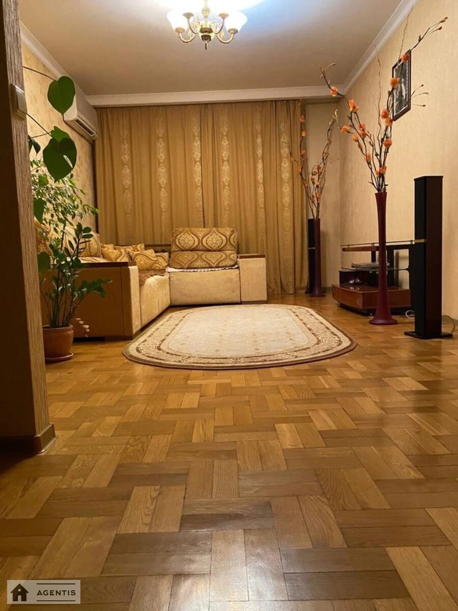 Apartment for rent. 4 rooms, 105 m², 13 floor/16 floors. 5, Petra Hryhorenka prosp., Kyiv. 