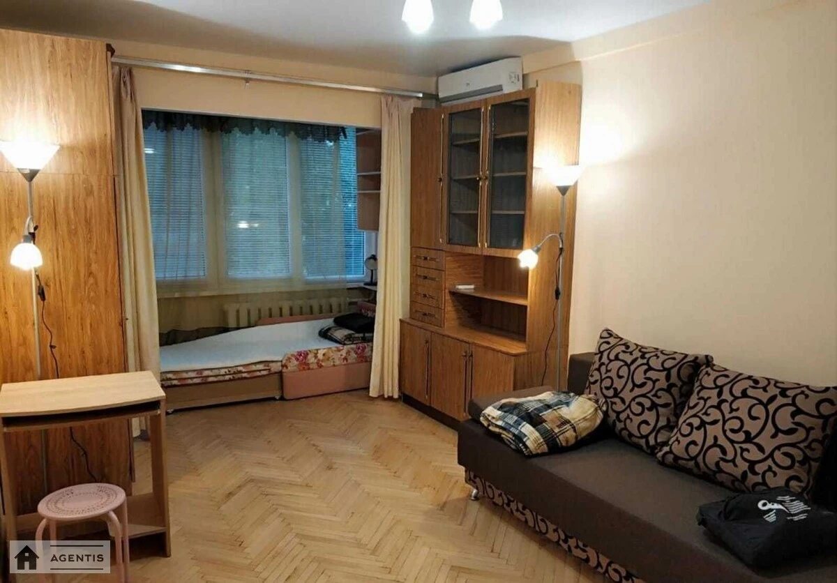 Apartment for rent. 1 room, 32 m², 1st floor/9 floors. 8, Yevhena Sverstyuka vul. Maryny Raskovoyi, Kyiv. 