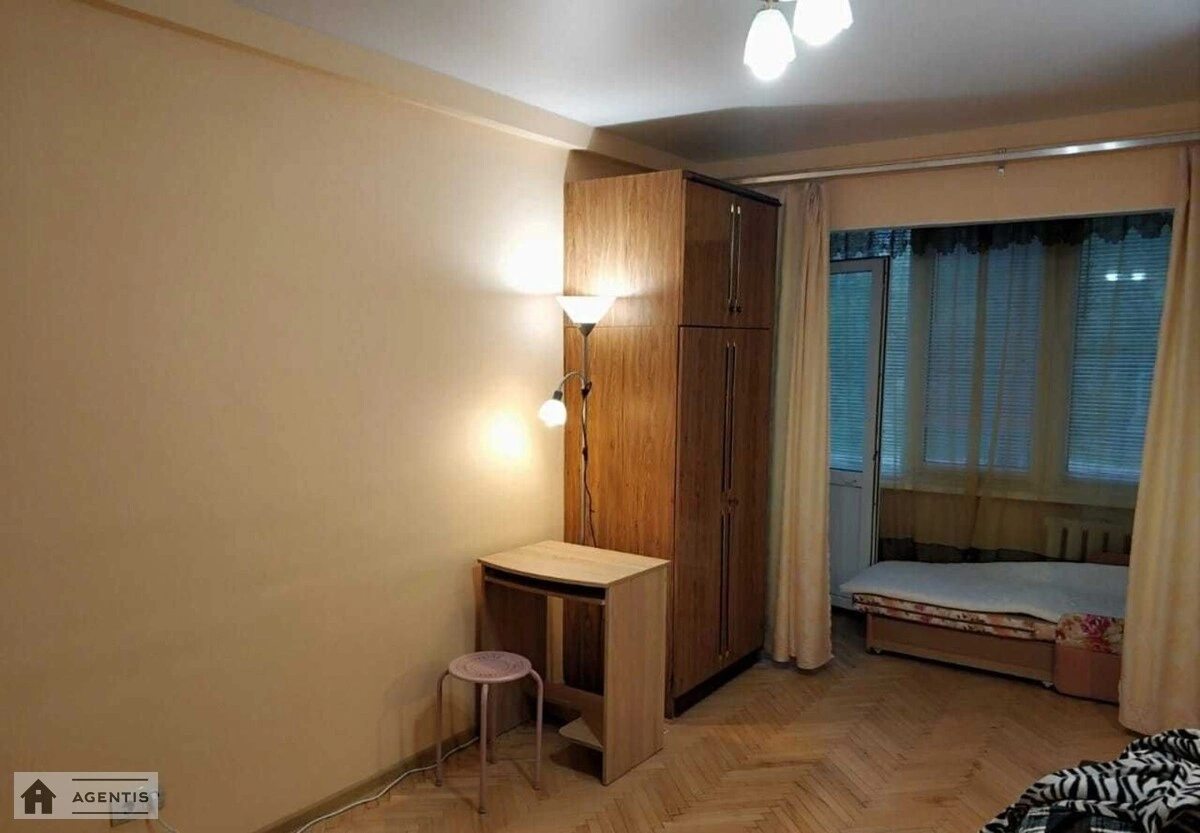 Apartment for rent. 1 room, 32 m², 1st floor/9 floors. 8, Yevhena Sverstyuka vul. Maryny Raskovoyi, Kyiv. 