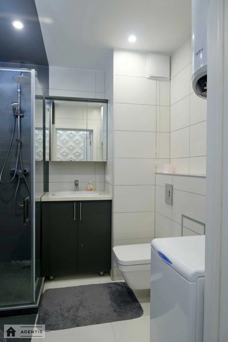Apartment for rent. 1 room, 45 m², 10th floor/25 floors. 34, Zlatoustivska vul., Kyiv. 