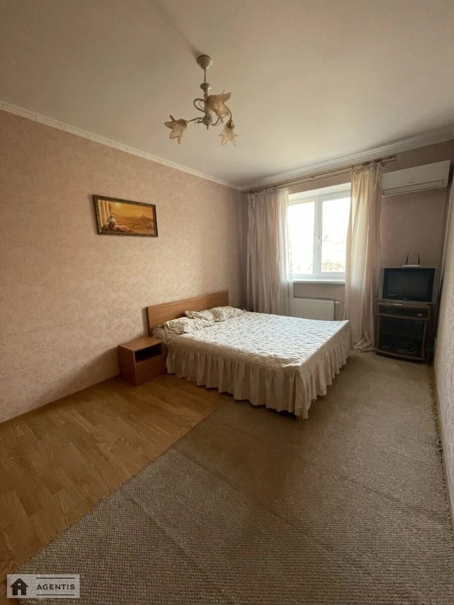 Apartment for rent. 1 room, 40 m², 3rd floor/23 floors. 66, Henerala Naumova vul., Kyiv. 