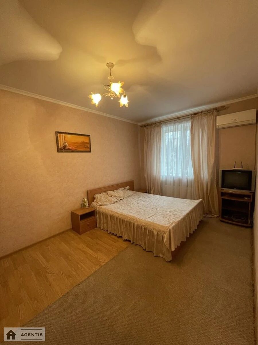 Сдам квартиру. 1 room, 40 m², 3rd floor/23 floors. 66, Генерала Наумова вул., Киев. 