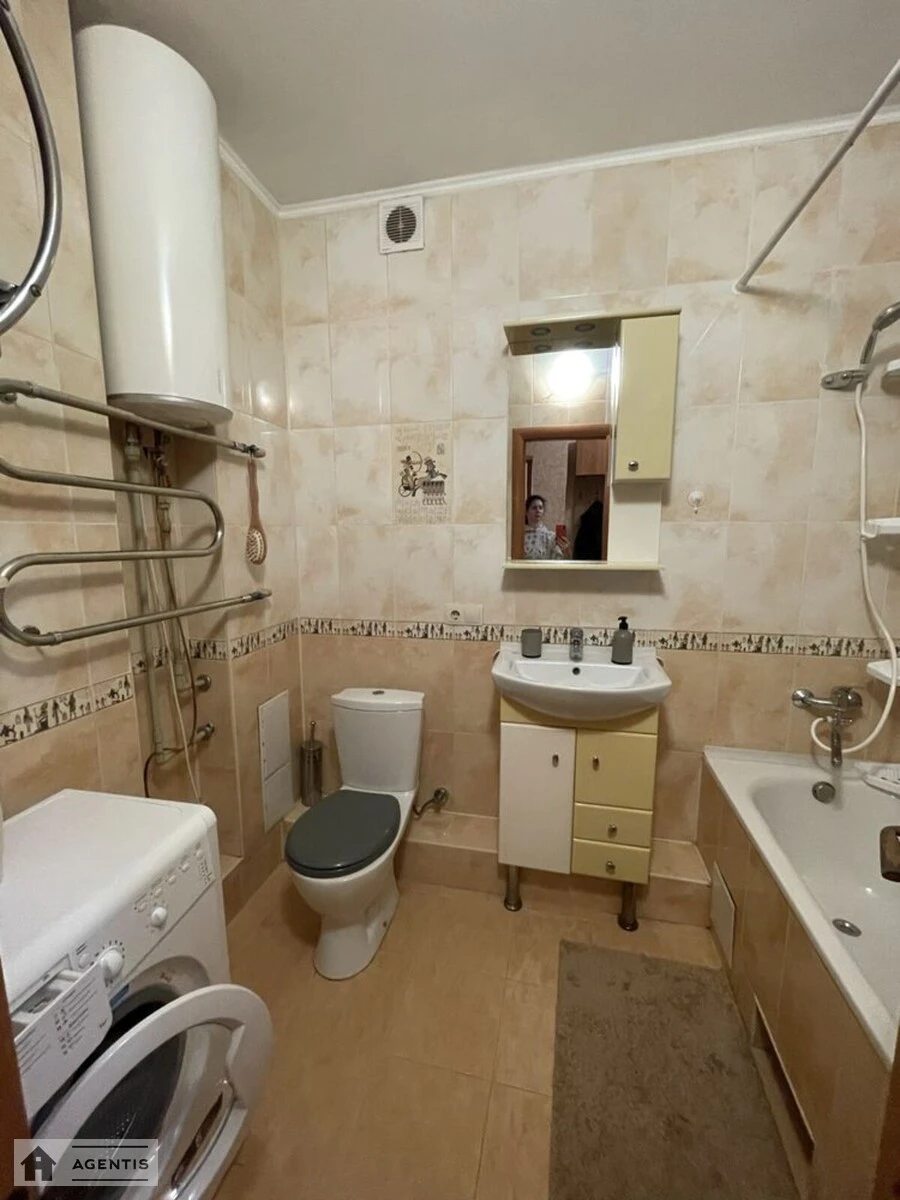 Apartment for rent. 1 room, 40 m², 3rd floor/23 floors. 66, Henerala Naumova vul., Kyiv. 