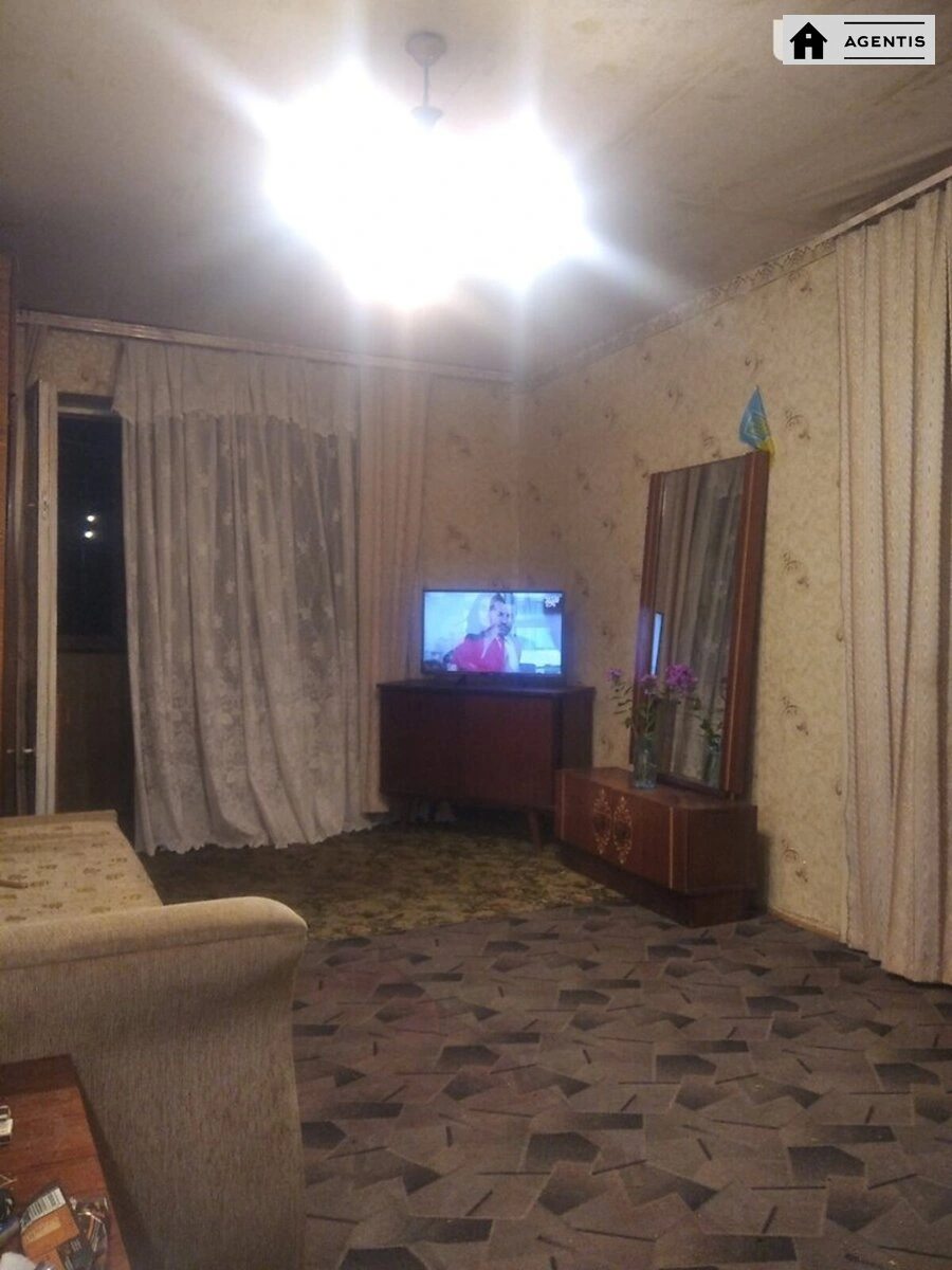 Сдам квартиру. 1 room, 35 m², 2nd floor/5 floors. 24, Отрадный 24, Киев. 