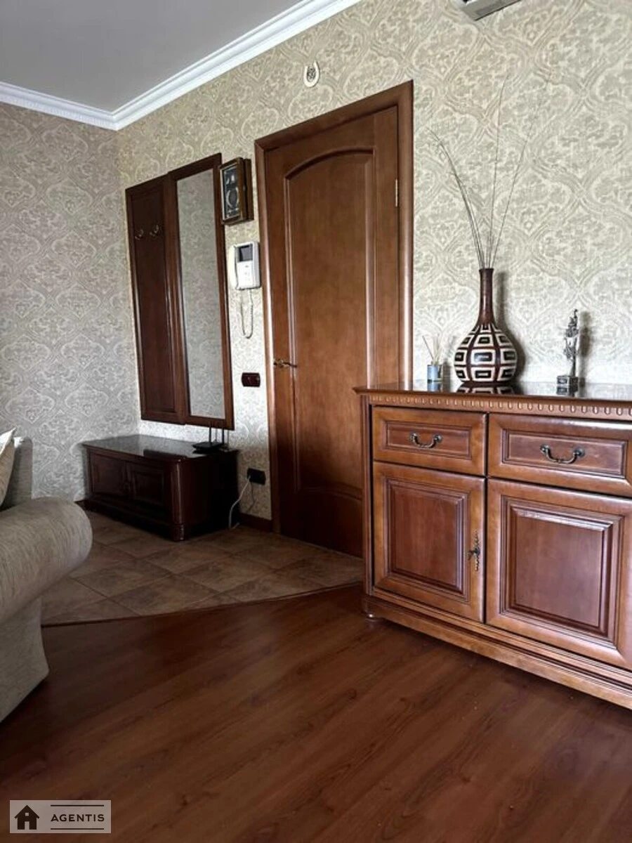 Apartment for rent. 3 rooms, 74 m², 4th floor/25 floors. Verhovnoyi Rady, Kyiv. 