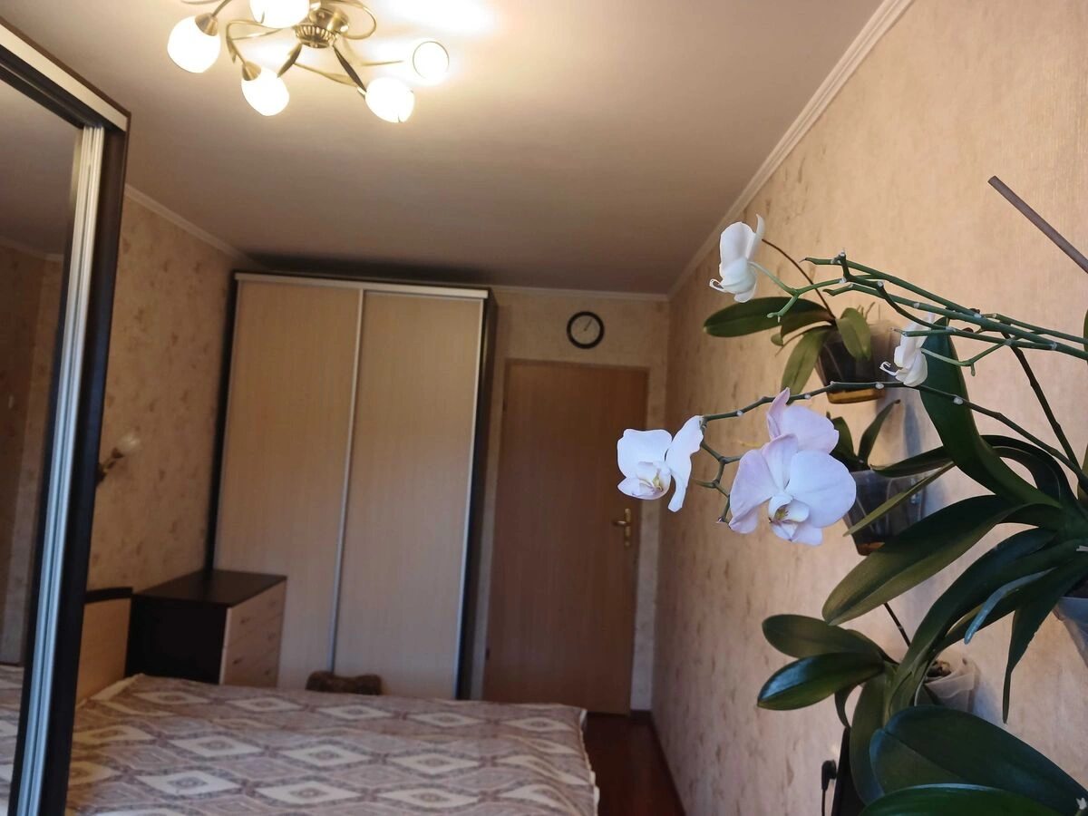 Apartments for sale. 3 rooms, 60 m², 5th floor/5 floors. 14, Geroyiv Sevastopolya 14, Kyiv. 