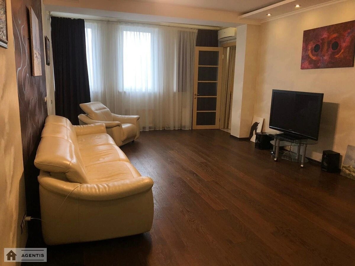 Apartment for rent 3 rooms, 120 m², 12th fl./13 floors. 14, Mykoly Mikhnovskoho bulv. Druzhby Narodiv, Kyiv. 