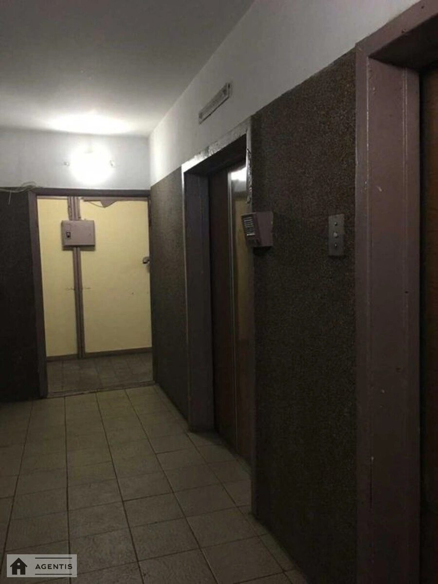 Здам квартиру. 2 rooms, 60 m², 15 floor/16 floors. 3, Драгоманова 3, Київ. 