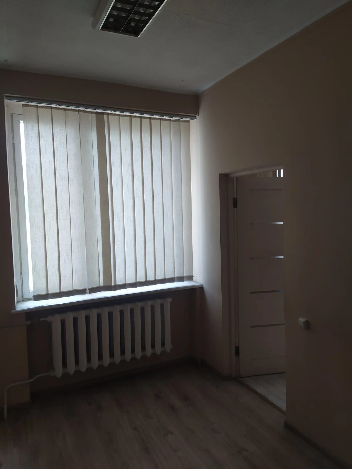 Office for rent. 18 rooms, 328 m², 2nd floor/2 floors. 35, Prospekt Chervonoyi Kalyny, Lviv. 
