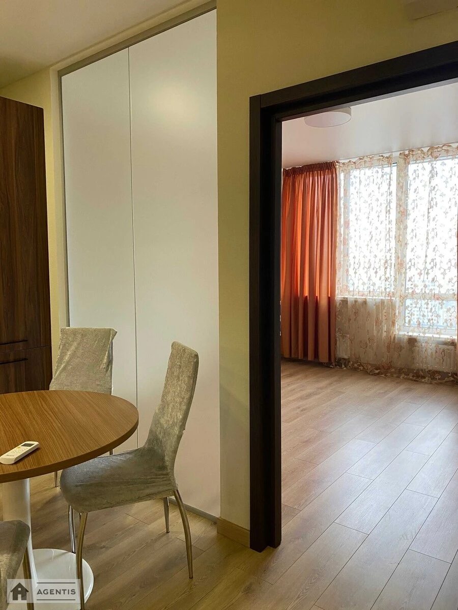 Apartment for rent. 2 rooms, 70 m², 16 floor/24 floors. 41, Mykhayla Boychuka vul. Vaso Kikvidze, Kyiv. 