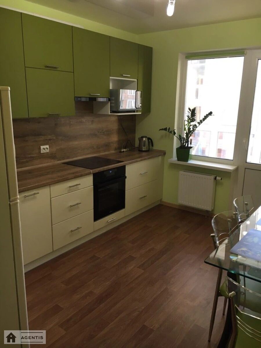 Apartment for rent. 2 rooms, 63 m², 13 floor/25 floors. 1, Sofiyi Rusovoyi vul., Kyiv. 