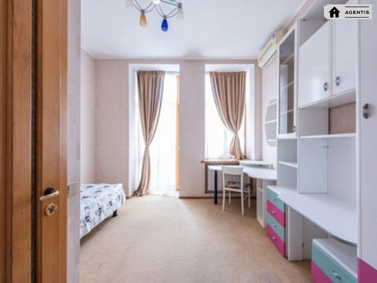 Apartment for rent. 4 rooms, 150 m², 6th floor/7 floors. 47, Sichovyh Strliltsiv 47, Kyiv. 