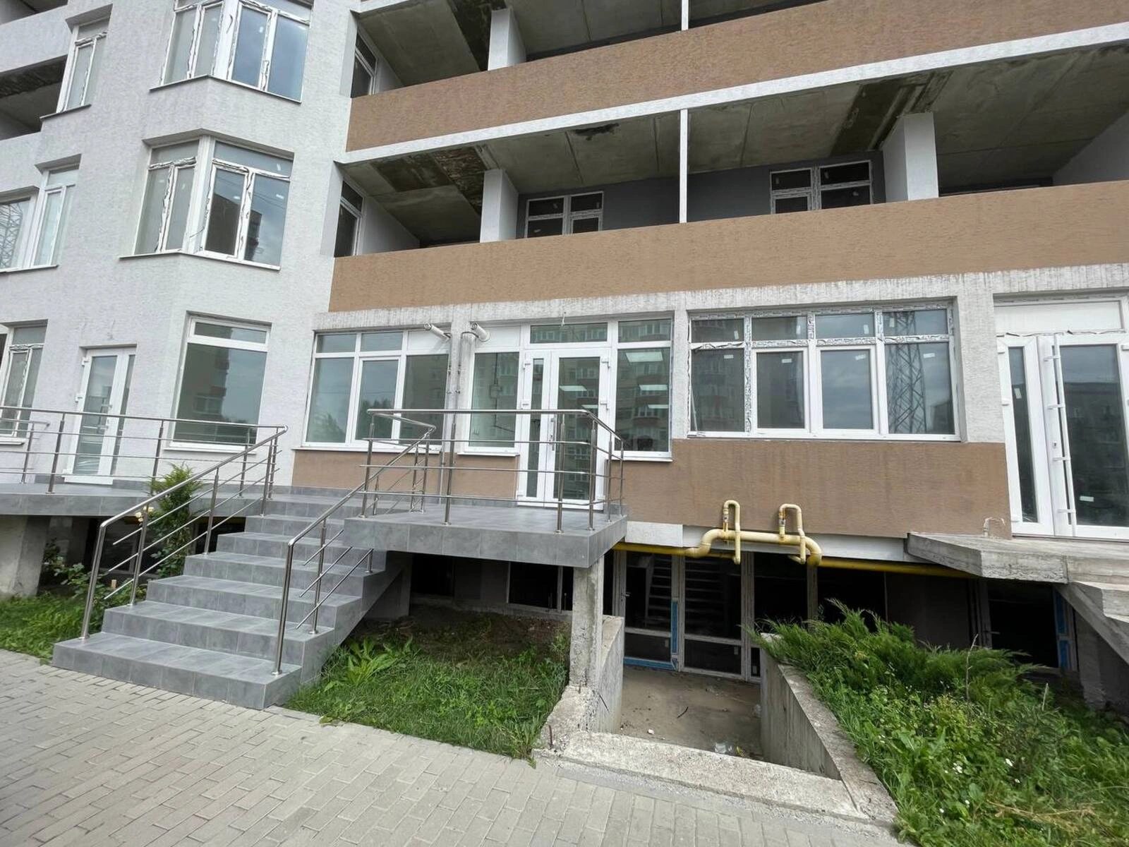 Commercial space for sale. 30 m², 1st floor/11 floors. Zluky pr., Ternopil. 