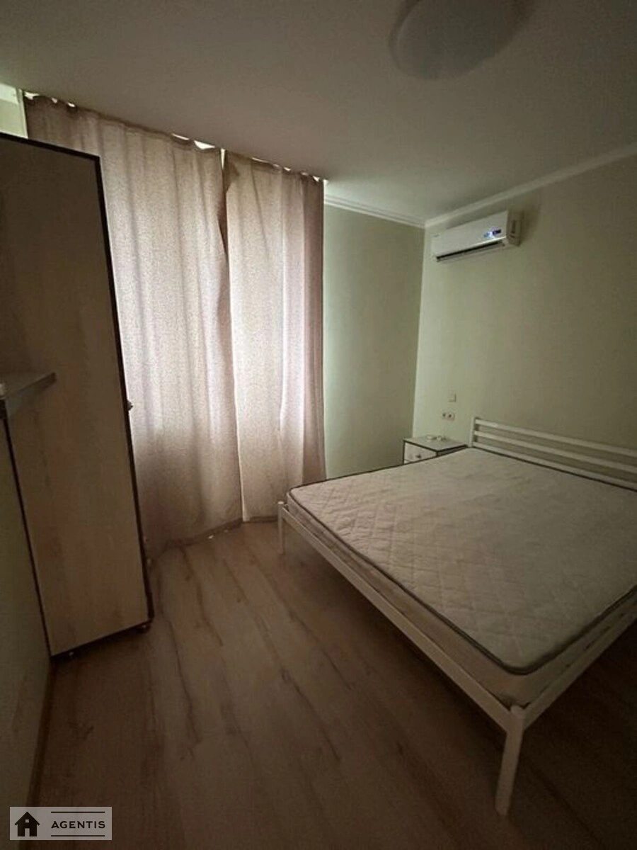 Сдам квартиру. 2 rooms, 45 m², 22 floor/25 floors. Михайла Максимовича вул. (Онуфрія Трутенка), Киев. 