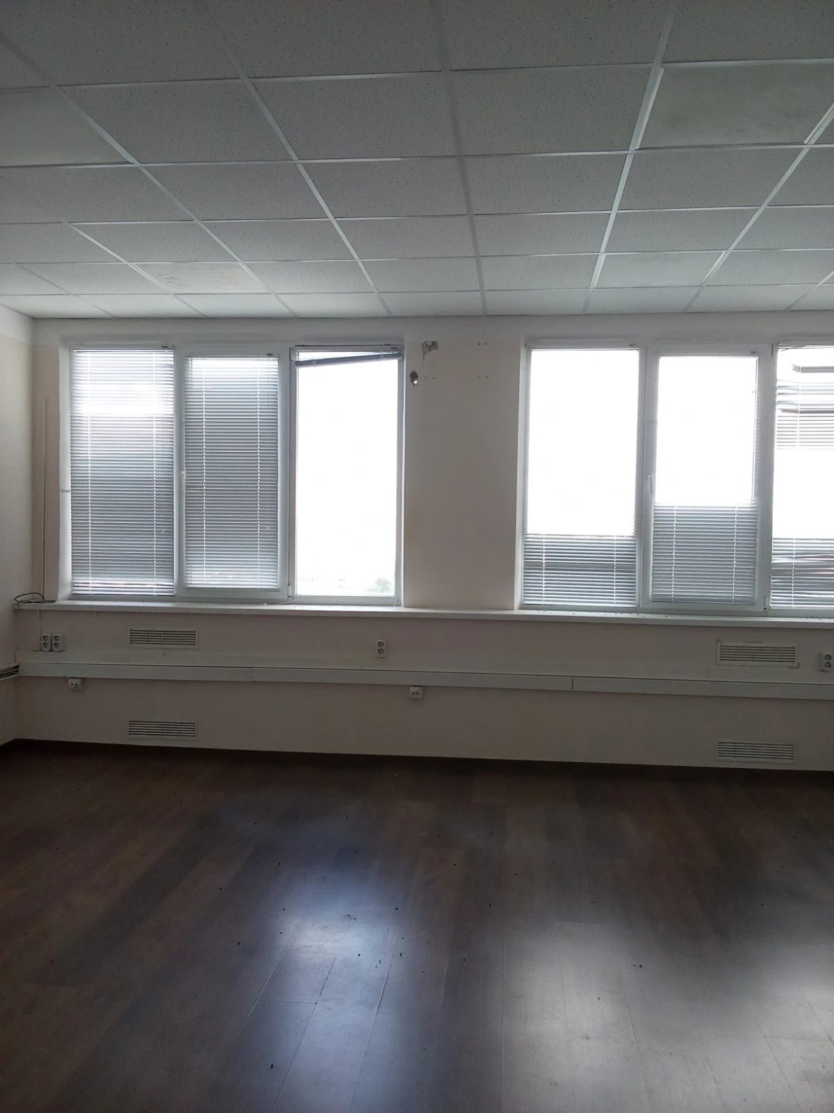 Office for rent. 4 rooms, 56 m², 12 floor/12 floors. 23, Yevhena Svestyuka, Kyiv. 