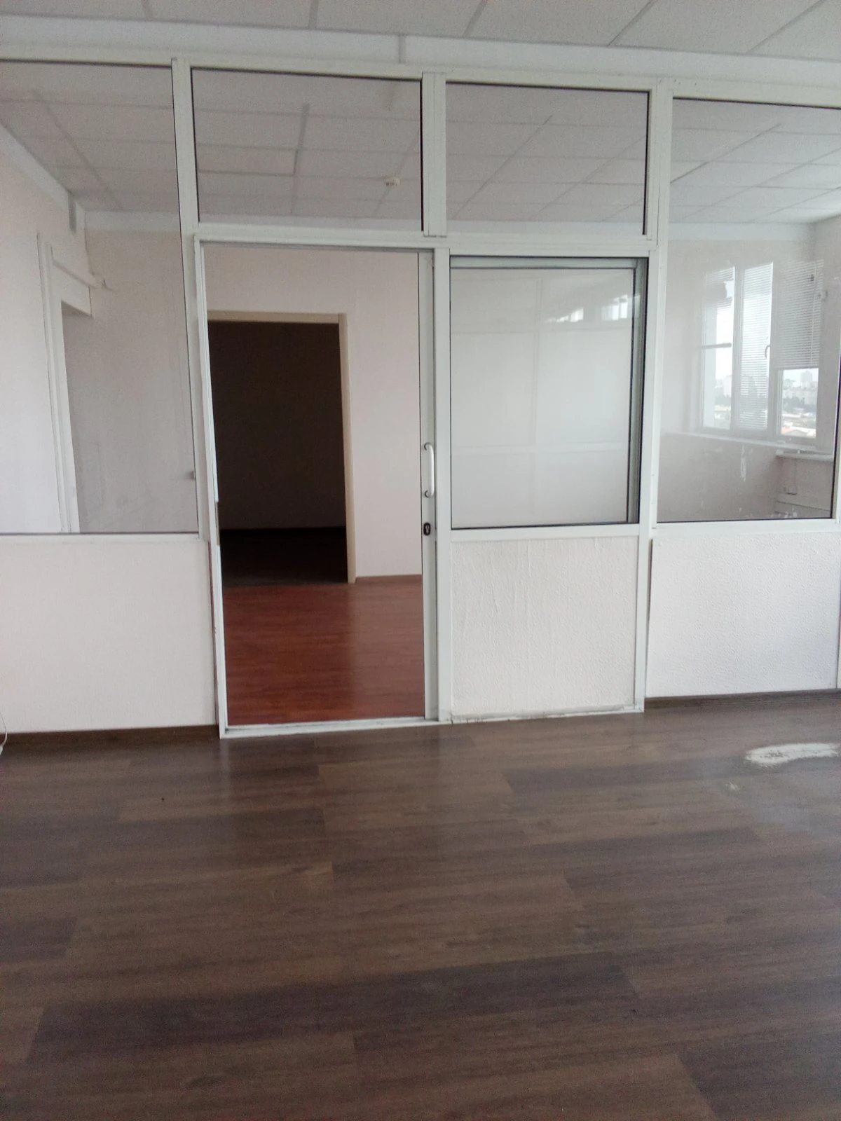 Office for rent. 4 rooms, 56 m², 12 floor/12 floors. 23, Yevhena Svestyuka, Kyiv. 