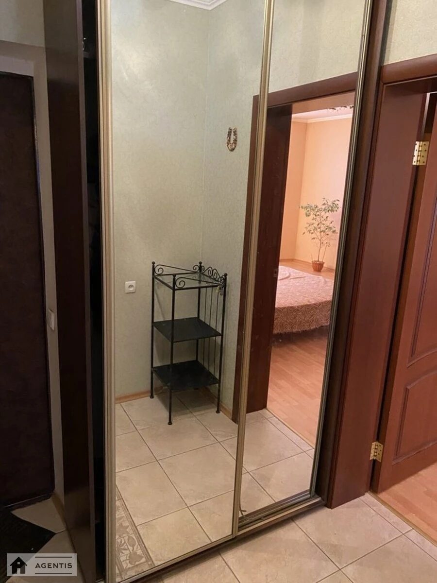 Здам квартиру 1 кімната, 41 m², 8 пов./24 поверхи. 8, Драгоманова 8, Київ. 