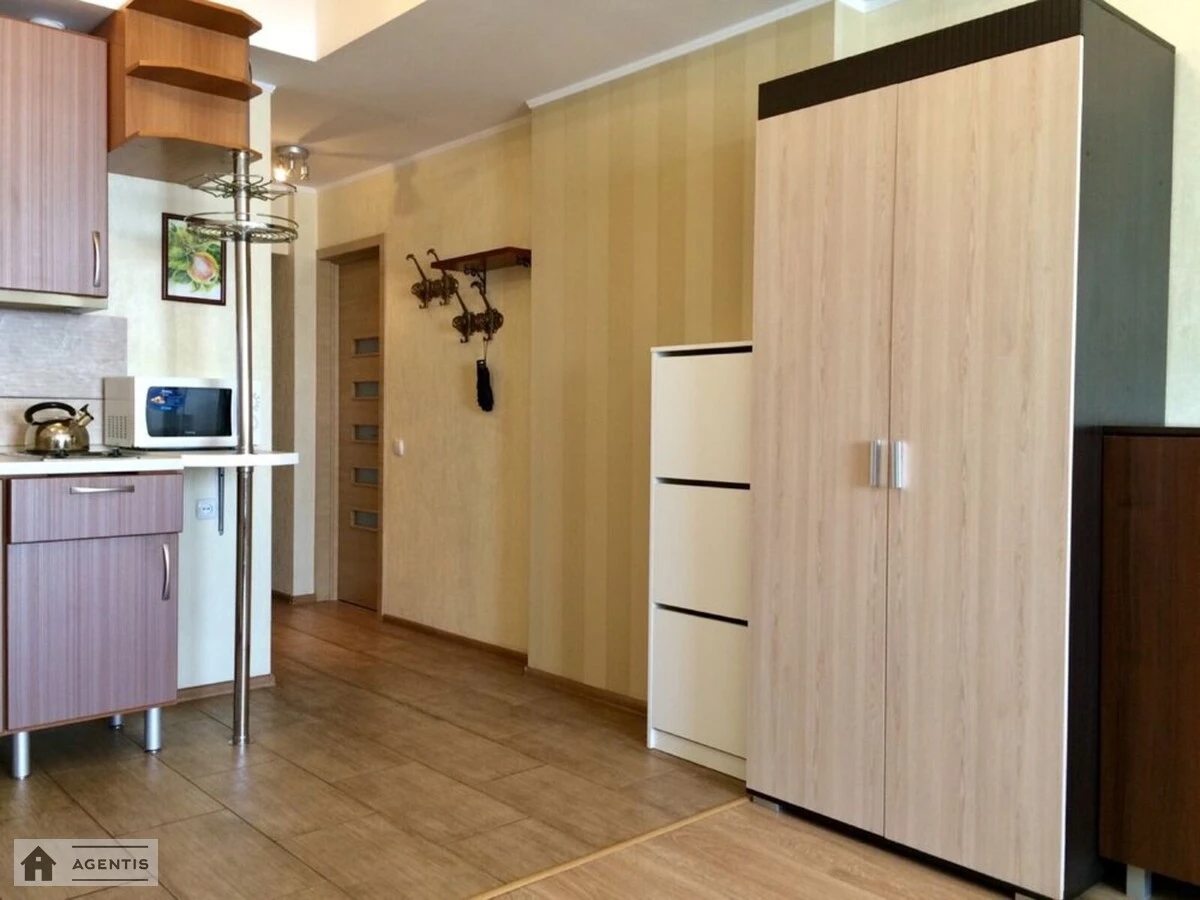 Apartment for rent. 1 room, 31 m², 25 floor/26 floors. 7, Petra Kalnyshevskoho vul. Mykhayla Mayorova, Kyiv. 