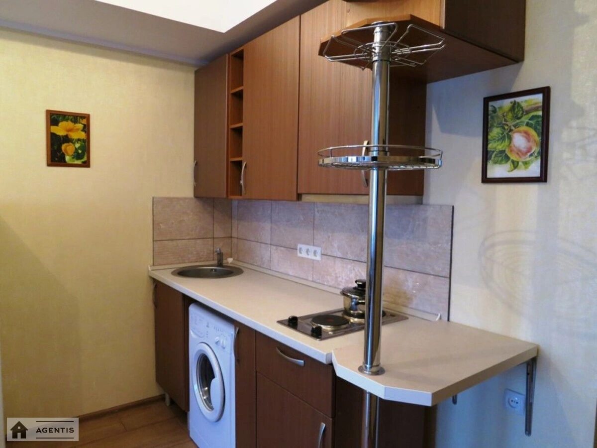 Apartment for rent. 1 room, 31 m², 25 floor/26 floors. 7, Petra Kalnyshevskoho vul. Mykhayla Mayorova, Kyiv. 