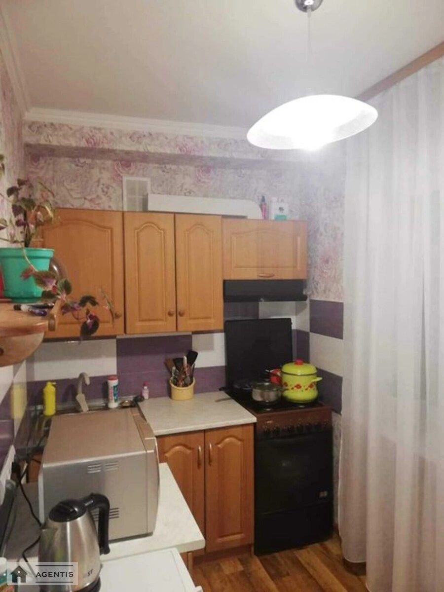 Сдам квартиру. 2 rooms, 46 m², 5th floor/5 floors. 40, Отрадный 40, Киев. 