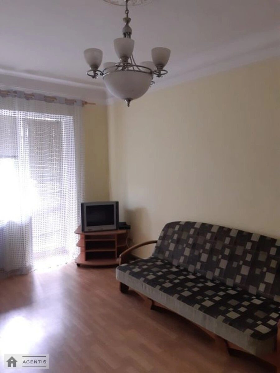 Apartment for rent. 2 rooms, 45 m², 4th floor/4 floors. Shevchenkivskyy rayon, Kyiv. 