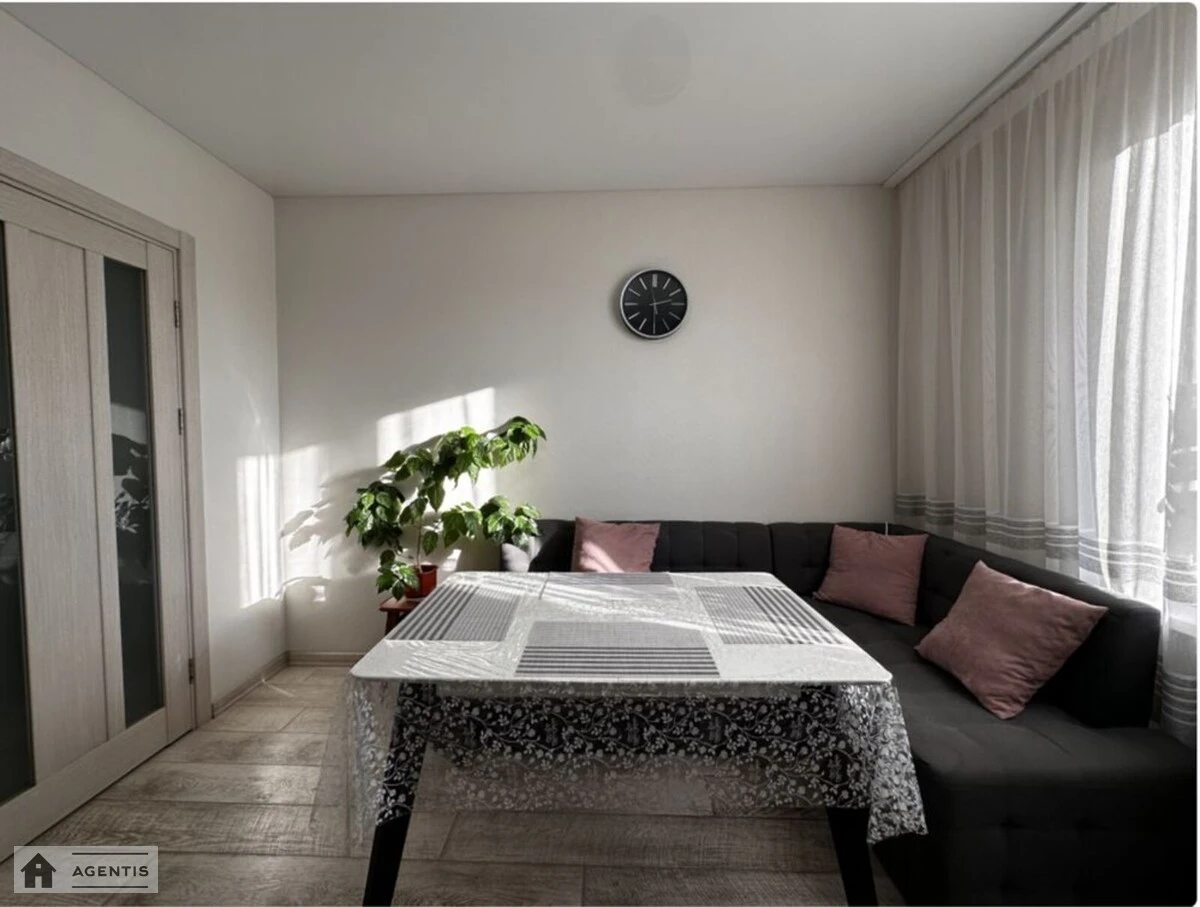 Apartment for rent. 2 rooms, 75 m², 15 floor/25 floors. Serhiya Danchenka vul., Kyiv. 