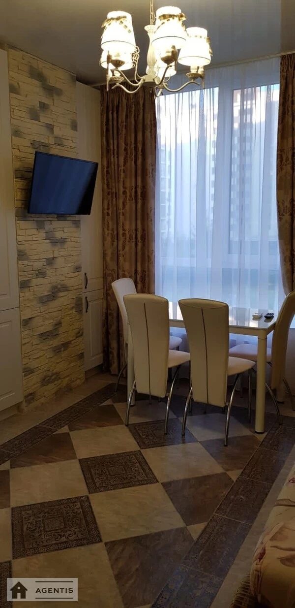 Apartment for rent. 2 rooms, 45 m², 2nd floor/9 floors. 2, Yunatcka 2, Kyiv. 