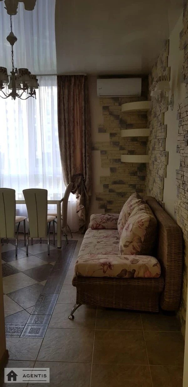 Apartment for rent. 2 rooms, 45 m², 2nd floor/9 floors. 2, Yunatcka 2, Kyiv. 