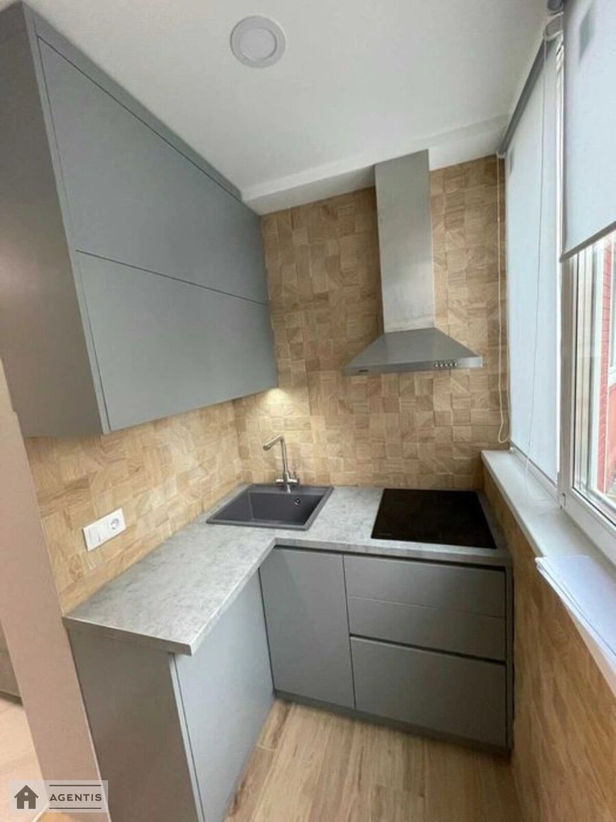 Здам квартиру. 1 room, 42 m², 7th floor/24 floors. 83, Юлії Здановської вул. (Михайла Ломоносова), Київ. 