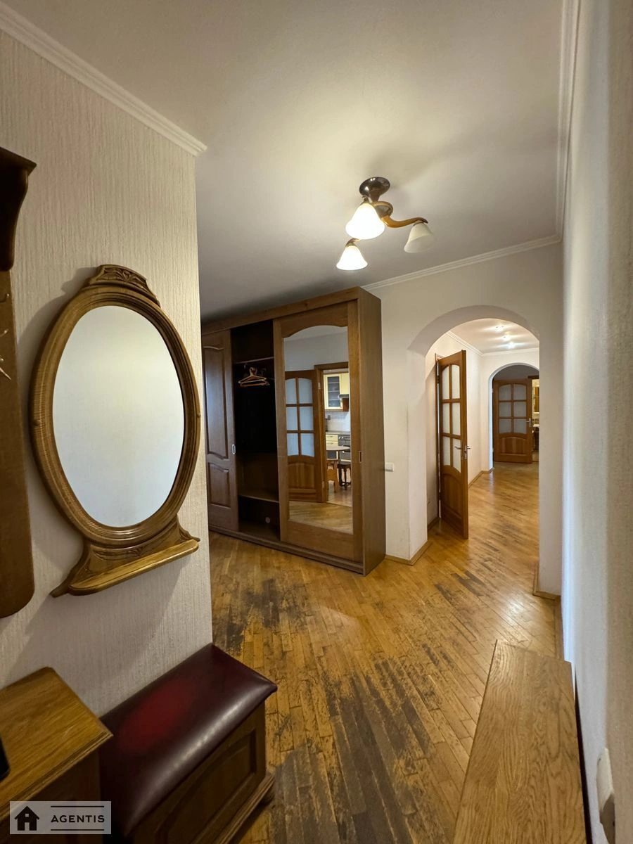 Apartment for rent. 3 rooms, 112 m², 6th floor/14 floors. 10, Vidpochynku 10, Kyiv. 