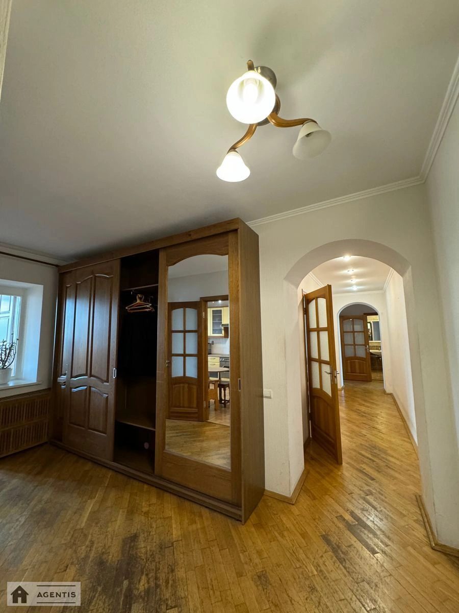 Apartment for rent. 3 rooms, 112 m², 6th floor/14 floors. 10, Vidpochynku 10, Kyiv. 