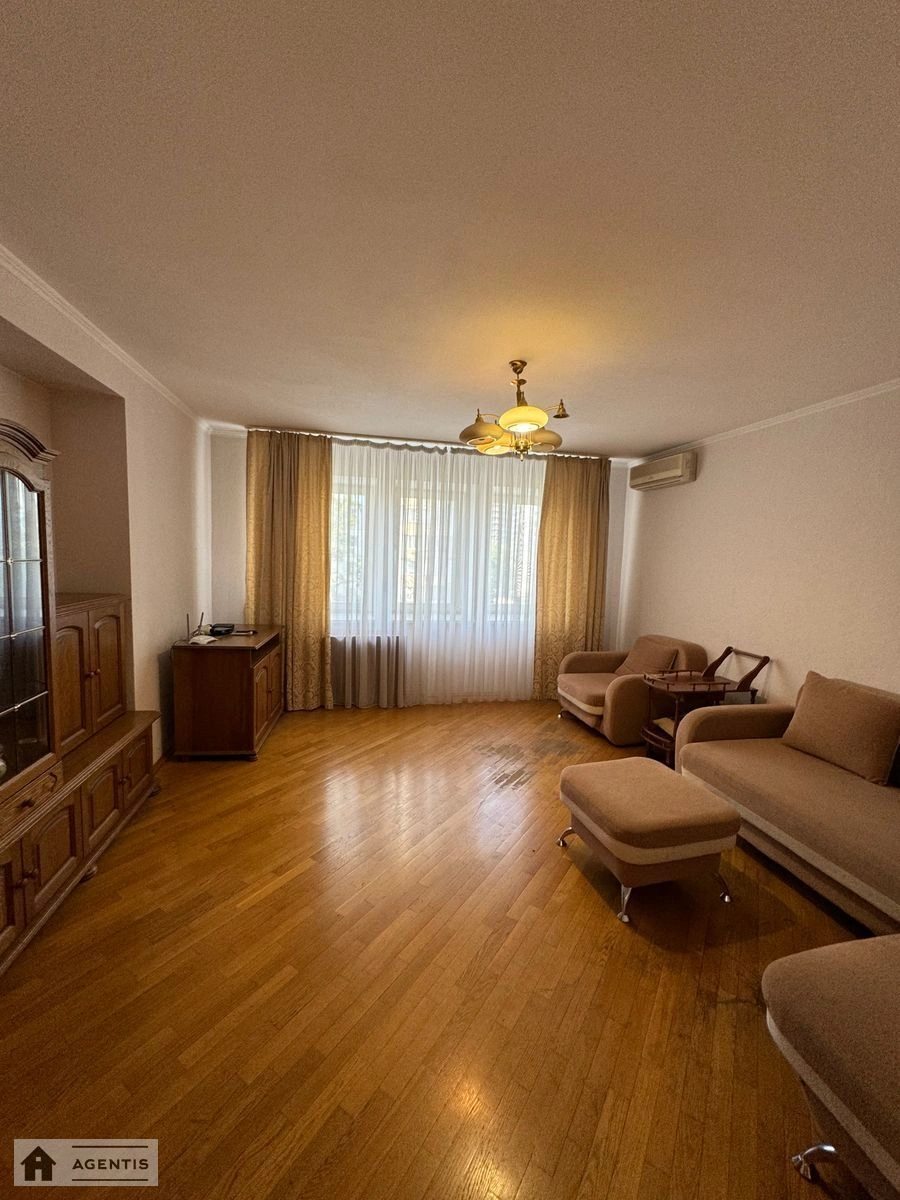 Apartment for rent. 3 rooms, 112 m², 6th floor/14 floors. 10, Vidpochynku 10, Kyiv. 