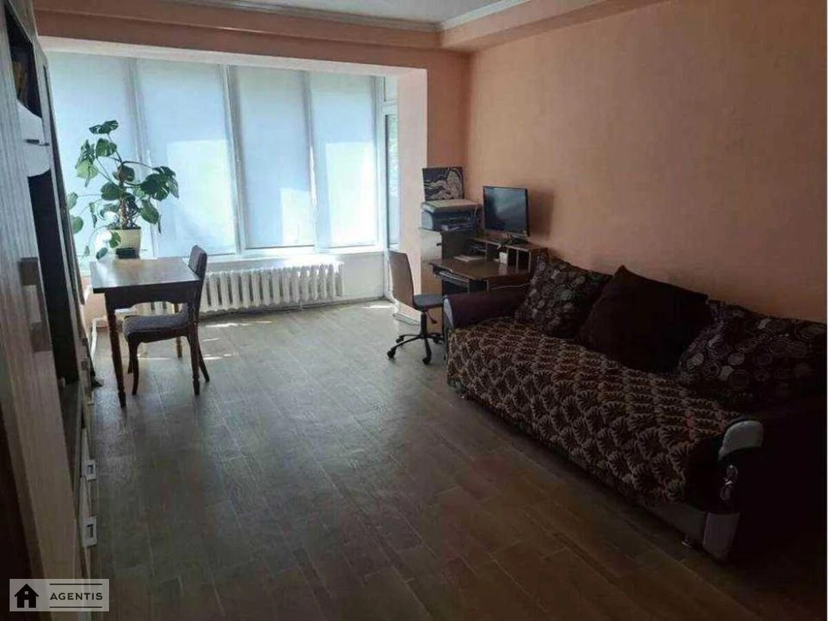 Apartment for rent. 3 rooms, 64 m², 3rd floor/5 floors. 5, Brativ Malakovykh vul.  Borysa Zhytkova, Kyiv. 